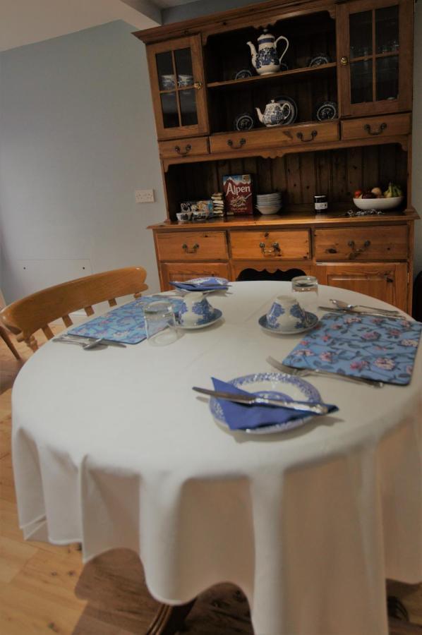 Dove House Bed and Breakfast Bishop's Cleeve Εξωτερικό φωτογραφία